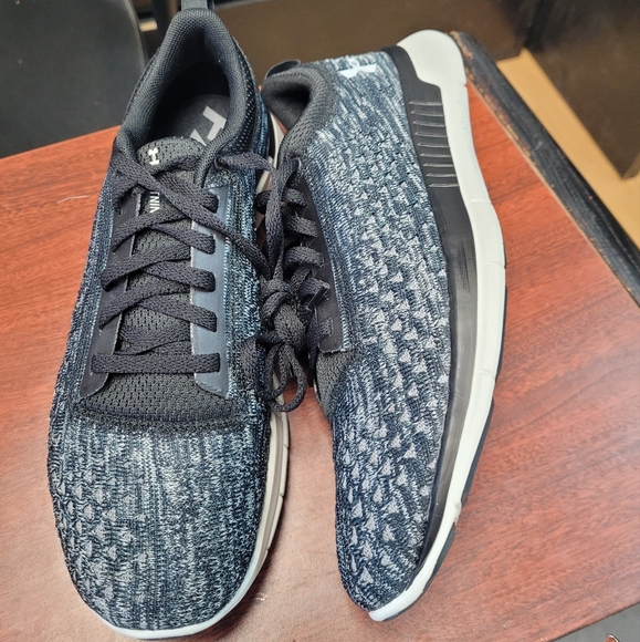 BNIB Womens under armour UA W Lightning 2 running shoes - Picture 4 of 7